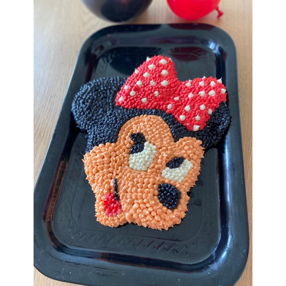 Minnie Mouse Cake Pan - Picture 3 of 3